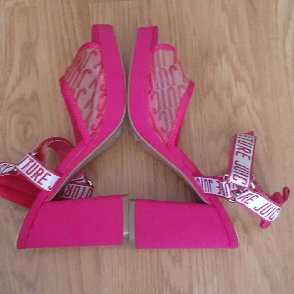 Juicy Couture hot pink platform heel size 9 EUC